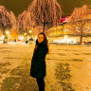 Meet your Posher, Lola